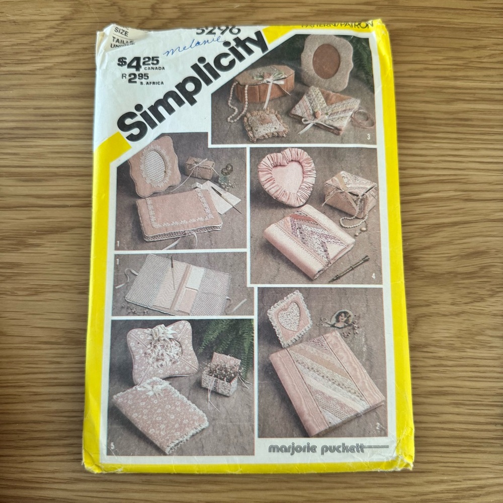 Simplicity Desk and Dresser Accessories Pattern - Yellow